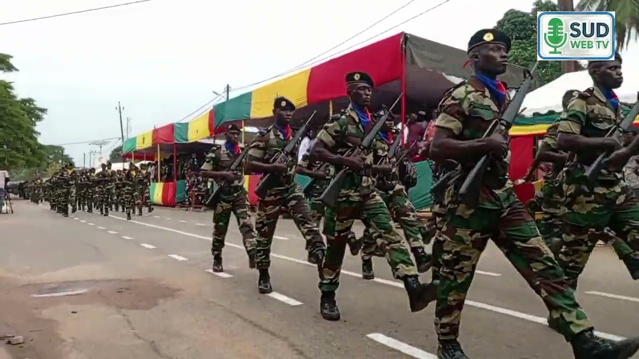 Journée des forces armées, défilé à pied des militaires et paramilitaires à Ziguinchor......