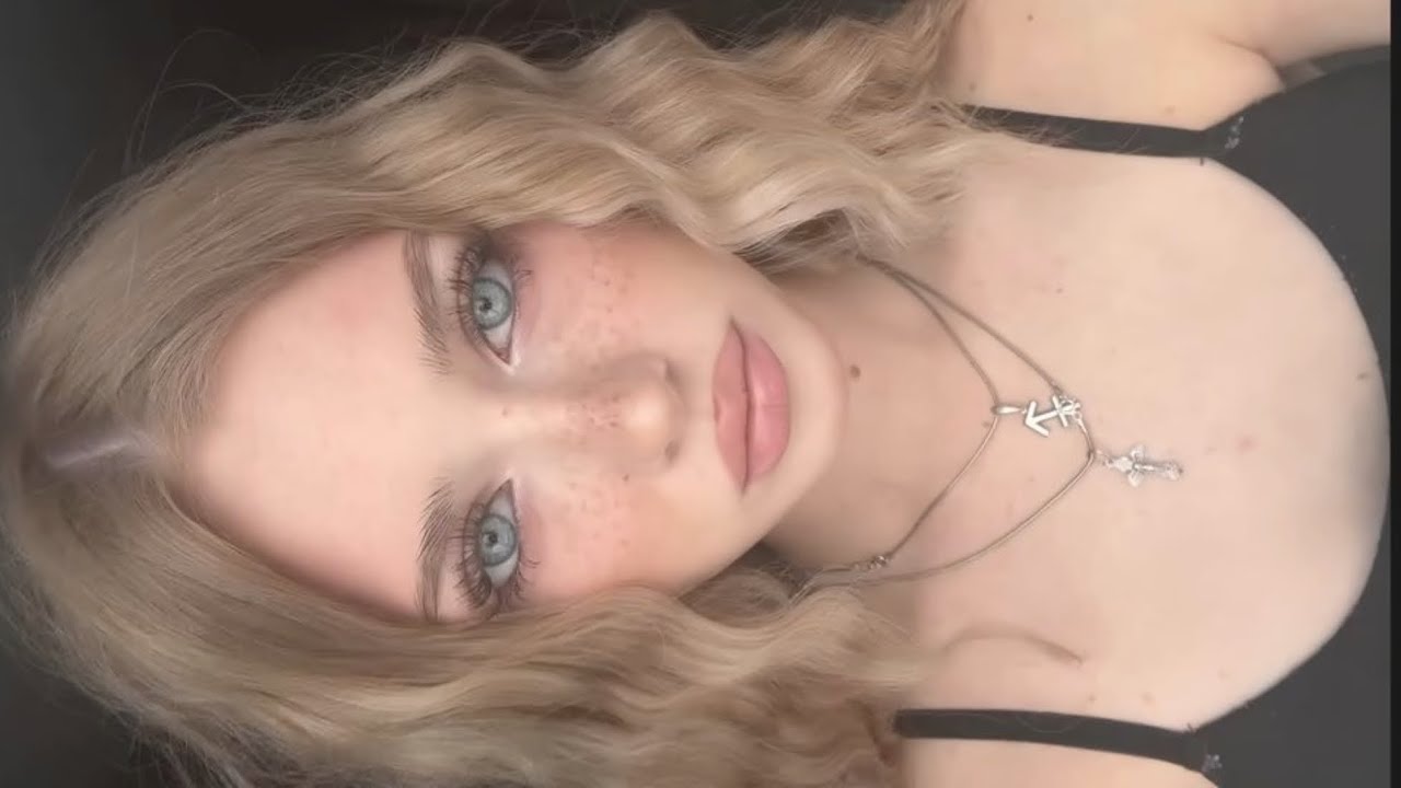 𝓈mall nose , big 𝓁ips