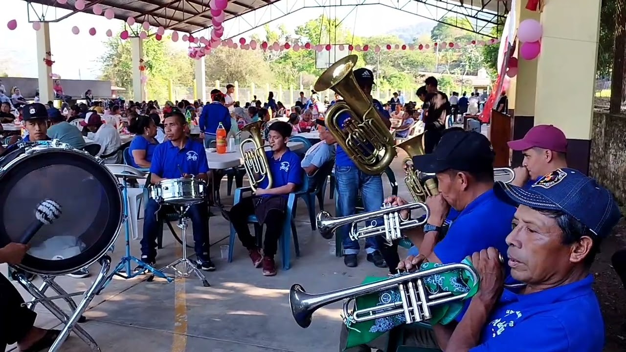 BANDA DE VIENTO FLOR DE CAÑA EN EL DIA DE LAS MADRES. COATZONCO HUAUTLA HIDALGO 2023.