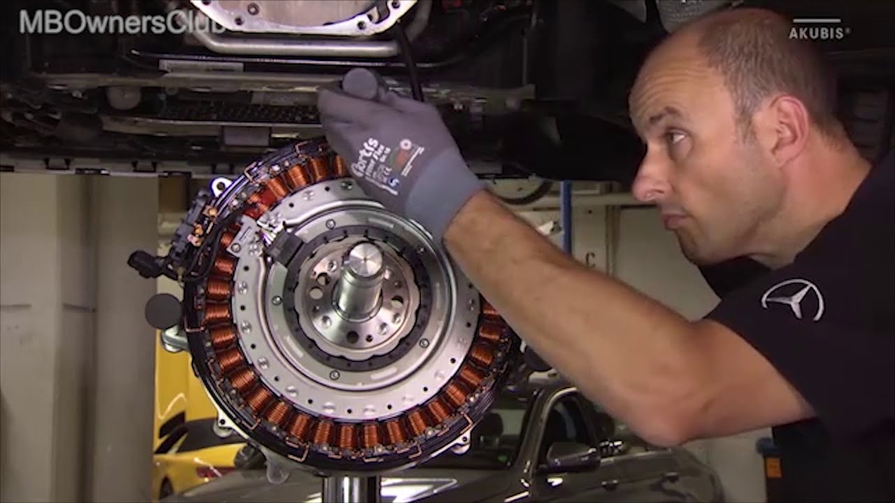 Mercedes-Benz S-Class Engine 256.9: How to Replace the Integrated Starter Alternator
