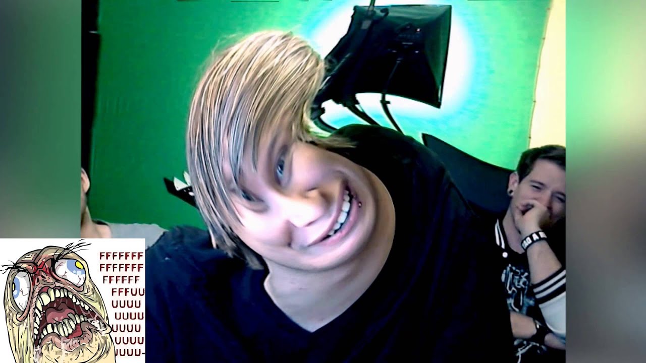 SPIELT NIE MIT PHOTOBOOTH! #1