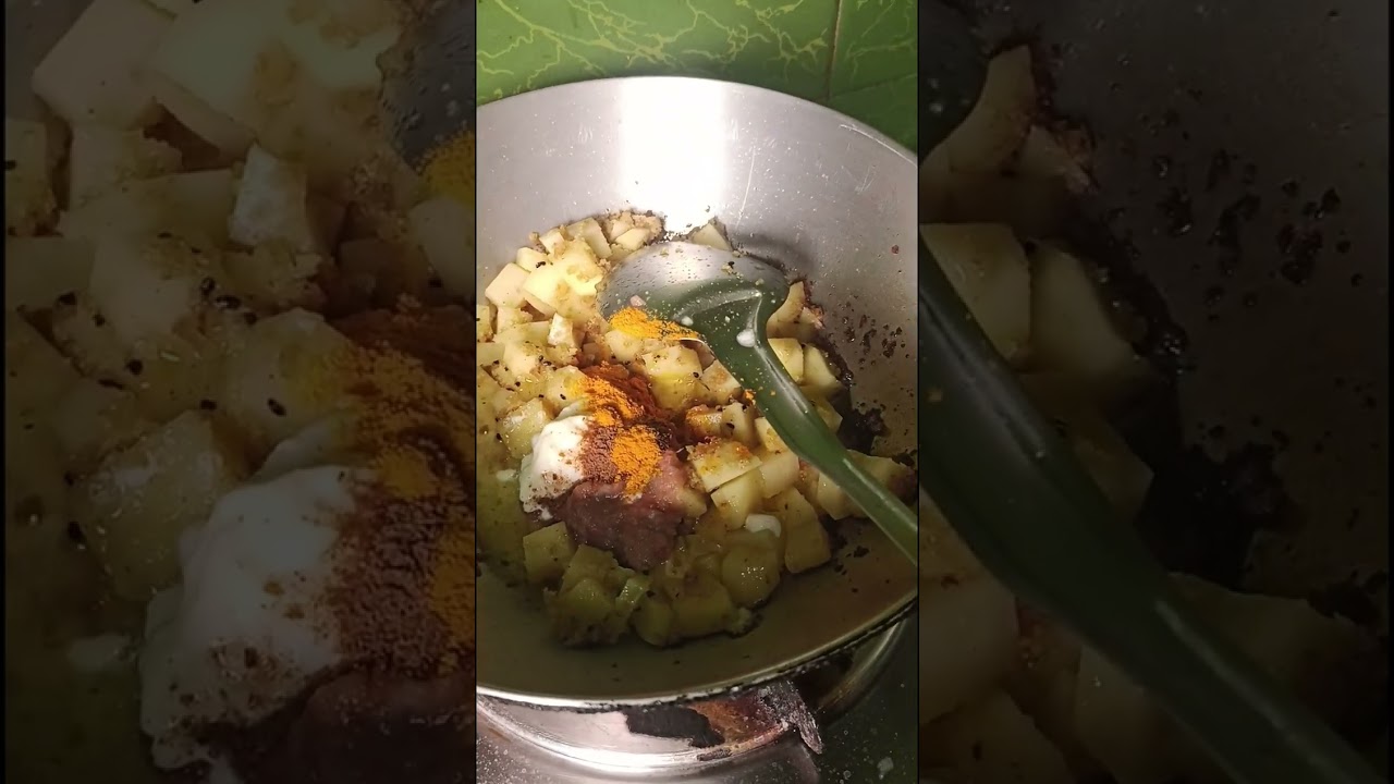 মায়ের হাতের ভারালী বা থোর এর তরকারি।