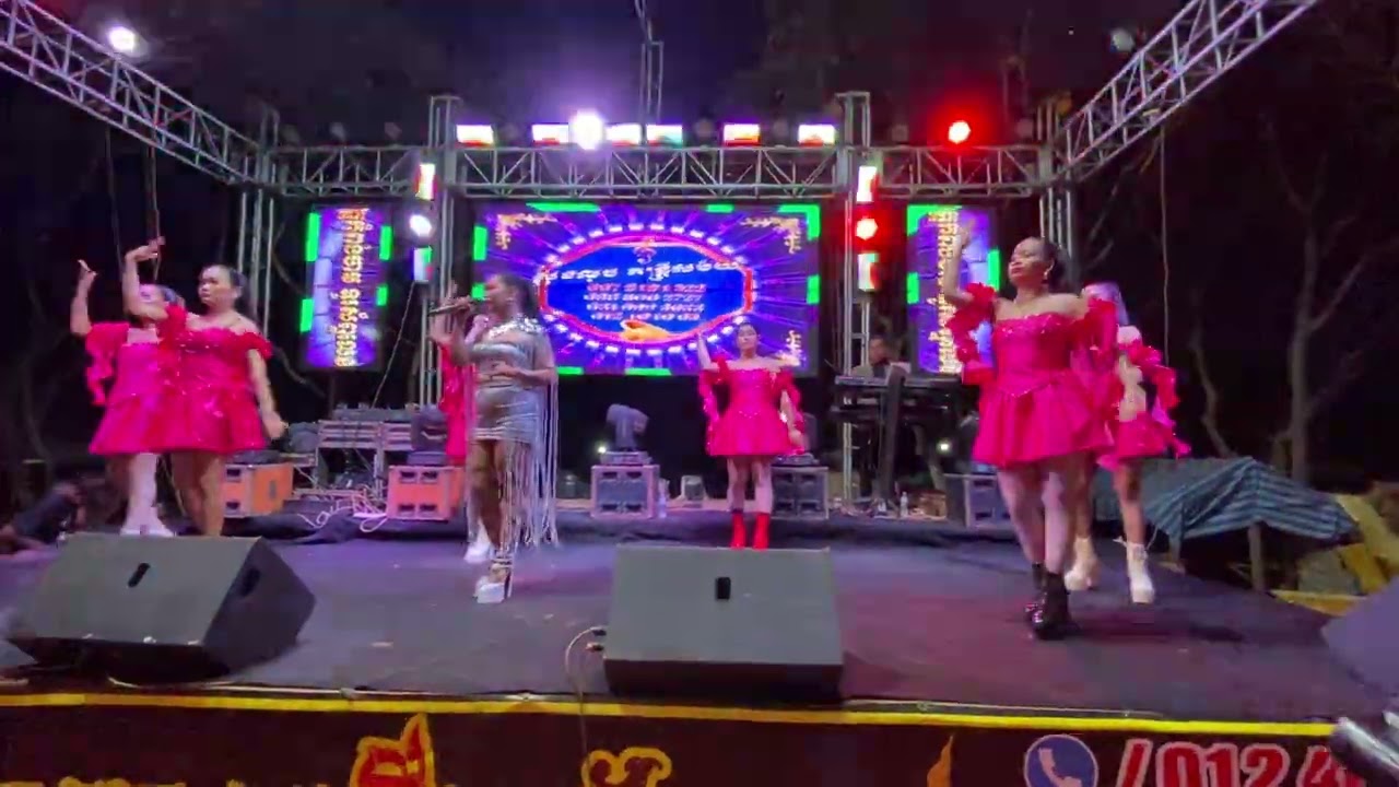 មោះៗមករាំលេងសប្បាយជាមួយ សុខលុចតន្ត្រីសម័យ 💞