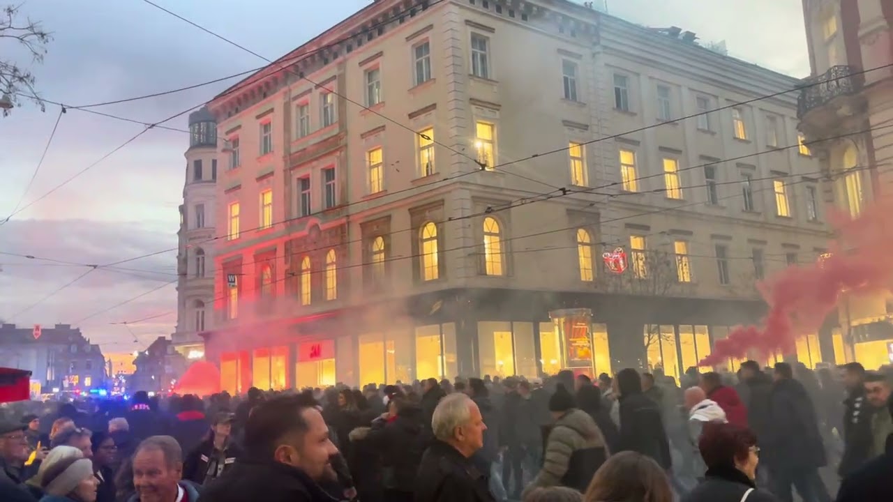 Crvena Zvezda Fans in Graz