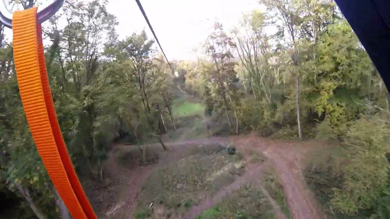 La descente en GoPro de la tyrolienne du belvédère du parc d'Olhain