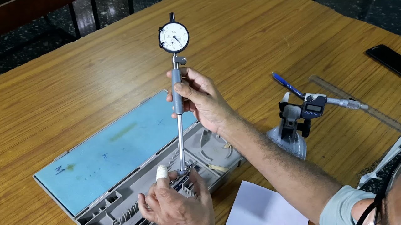 Measurement of inner diameter using bore dial gauge