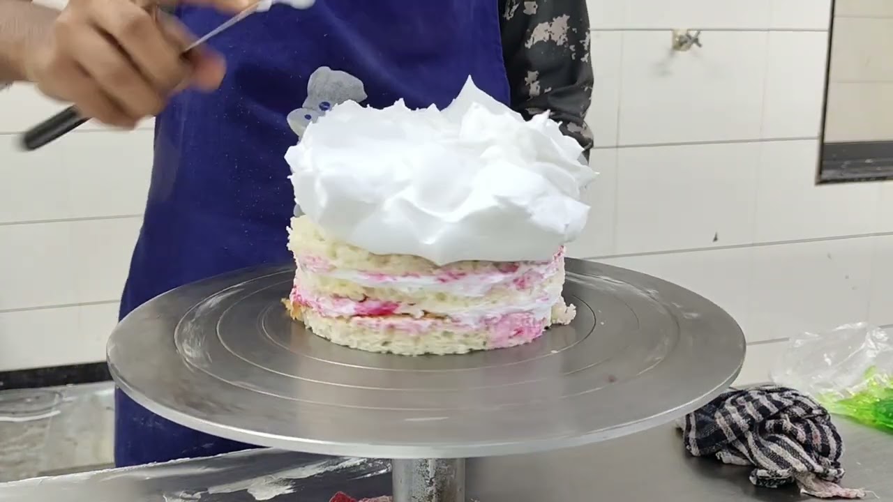 Pahle banaya garnishing FIR banaya cake 🎂🎂 500 gram 1 kg ...