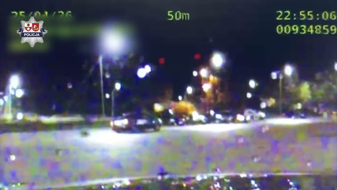 Policjanci nie mogli uwierzyć. Drift przed radiowozem to nie wszystko.