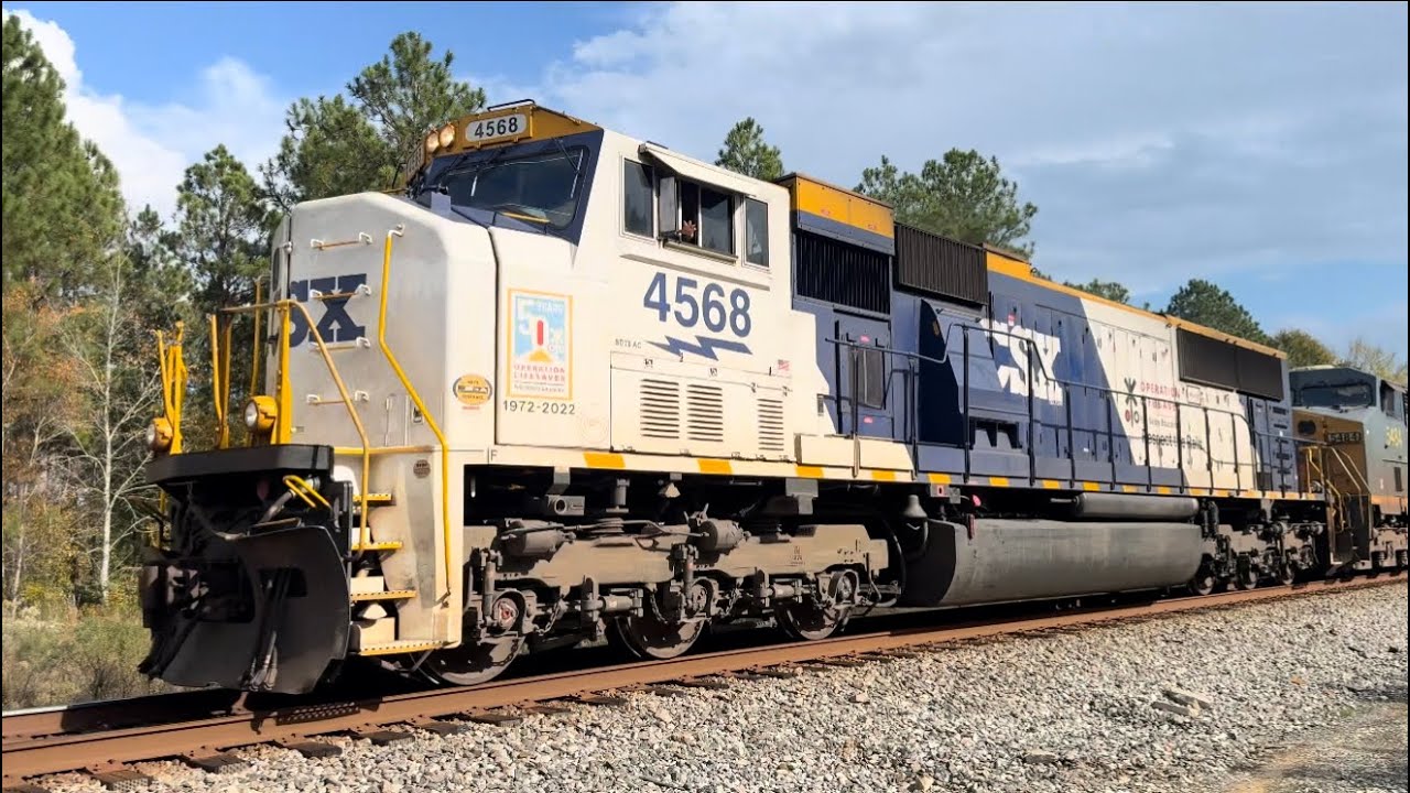 60mph CSX 4568 leads M544 through Hatley,GA 11/09/25