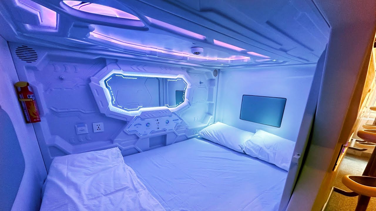 Staying in India's Futuristic Capsule Hotel in Bengaluru | BLR Pods 🇮🇳