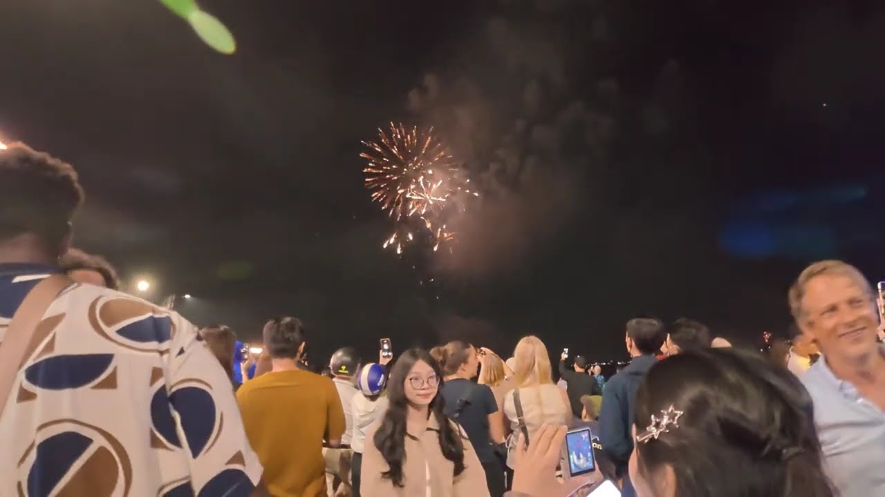Lần đầu tiên có bắn pháo hoa tầm cao đón năm mới ở Hội An - Tp Đà Nẵng