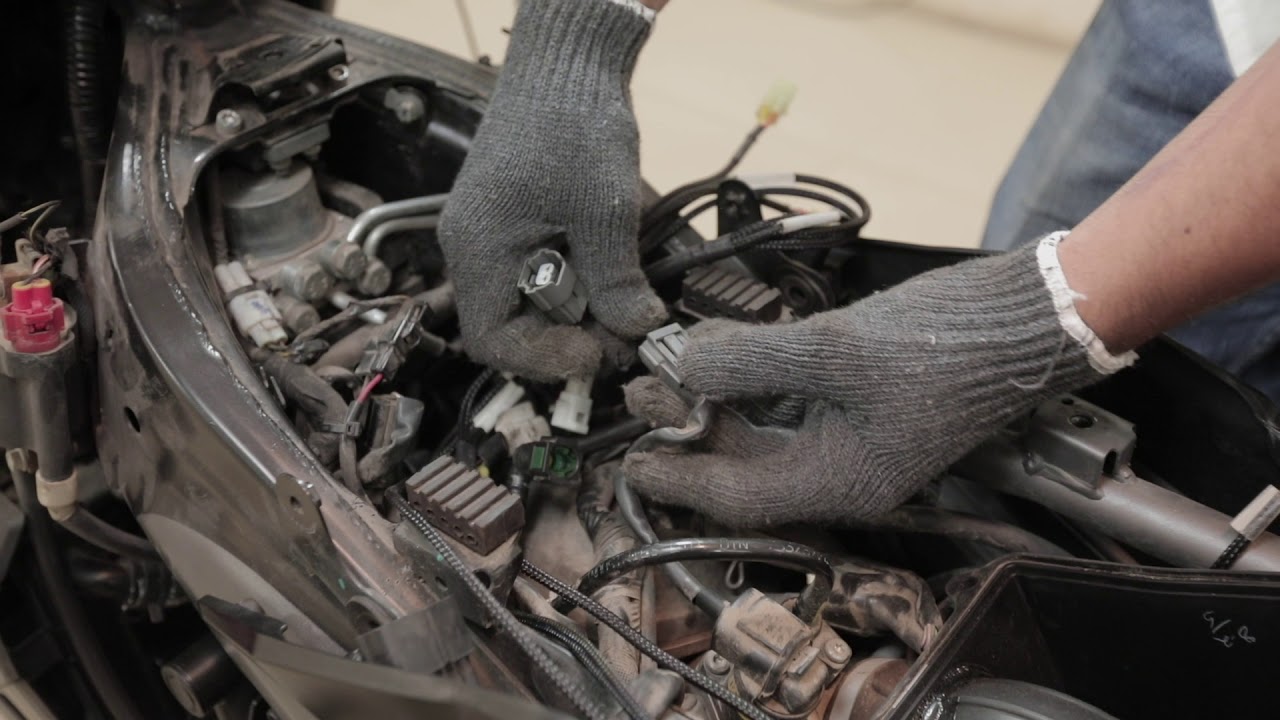 Bajaj Dominar 400 PowerTRONIC Piggyback ECU Installation