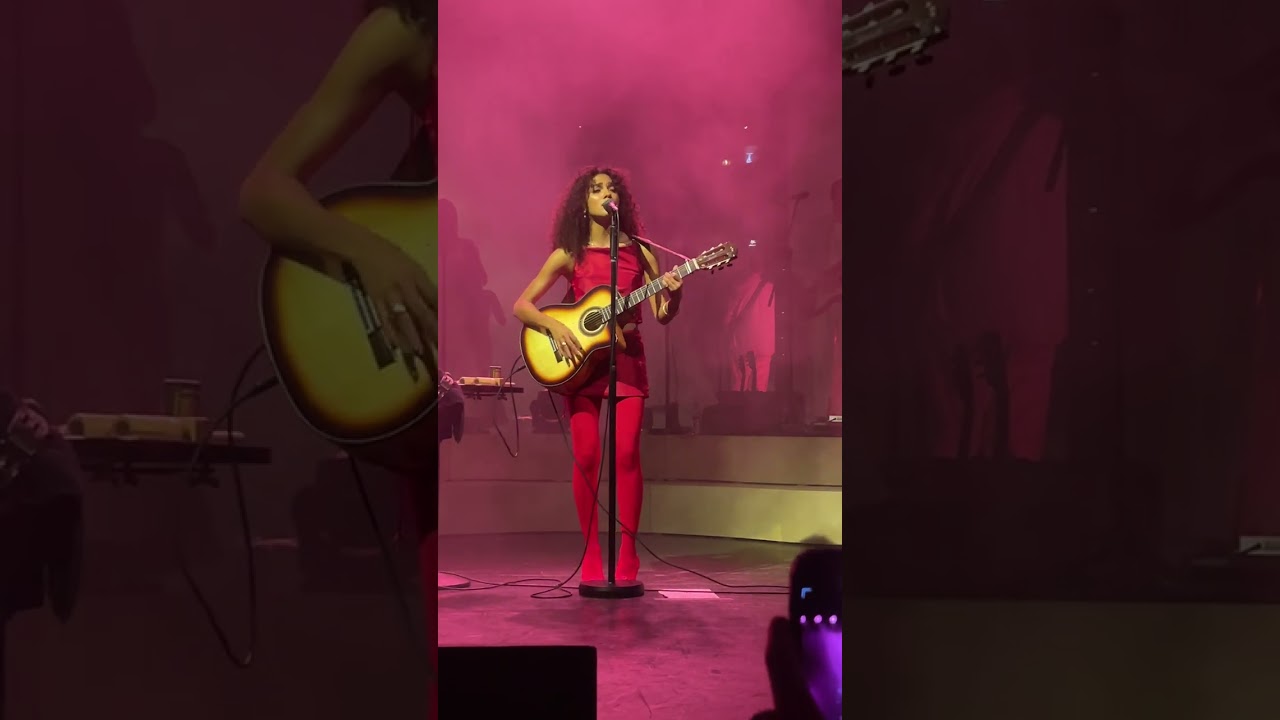 Olivia Dean NEW SONG 2024 - “Time”, live at Eventim Apollo, London Night 1 03/05/2024