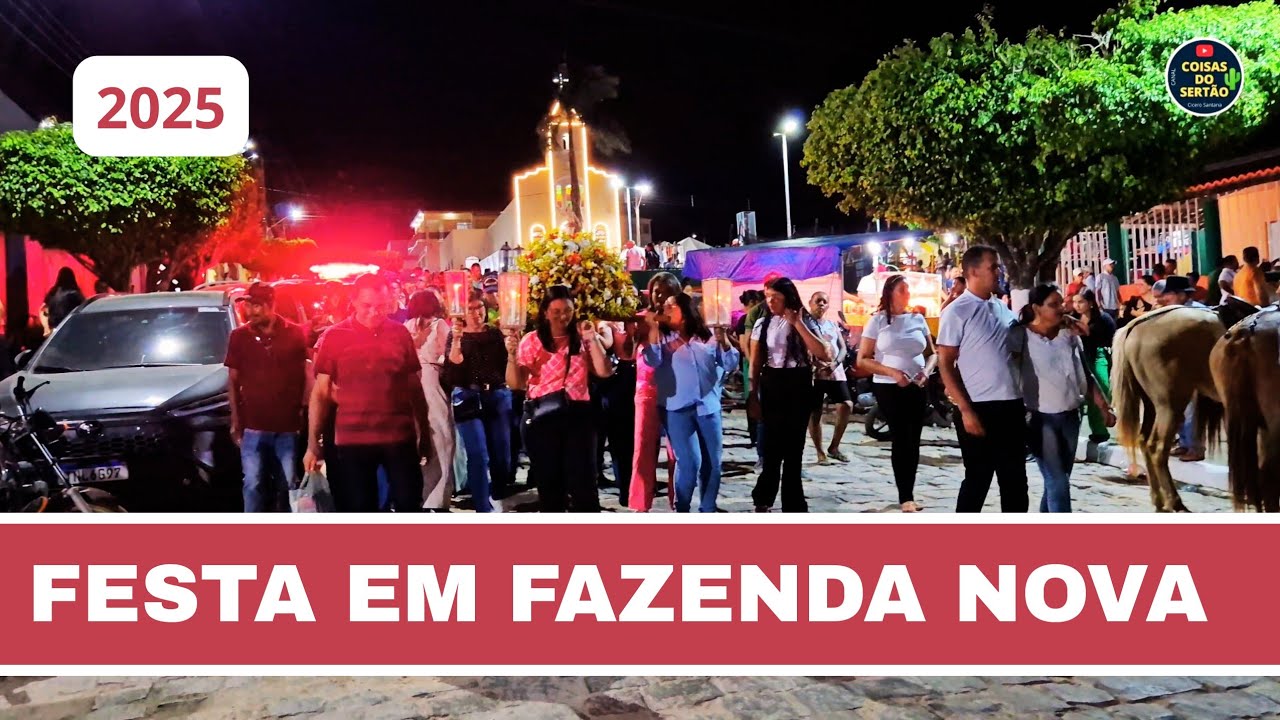 Encerramento da Primeira Noite em Fazenda Nova com procissão e queima de fogos.