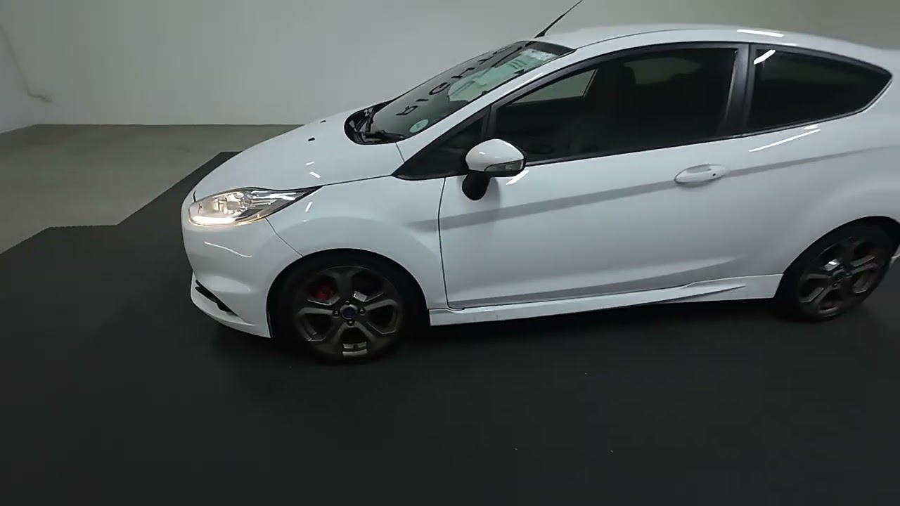 Ford Fiesta ST 2013 года выпуска (один владелец)