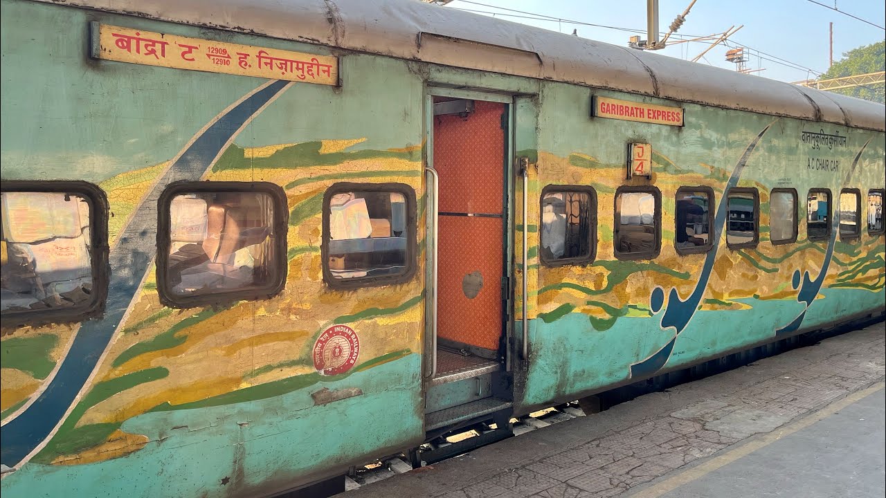 Farewell to OG Version of India's Fastest Garib Rath Express | Mumbai to Delhi Journey | 130kmph
