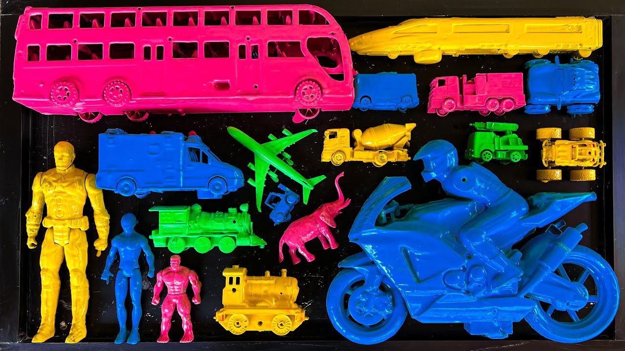 Membersihkan mainan mobil mobilan mobil bus mobil ambulan mobil pemadam motor balap mobil molen