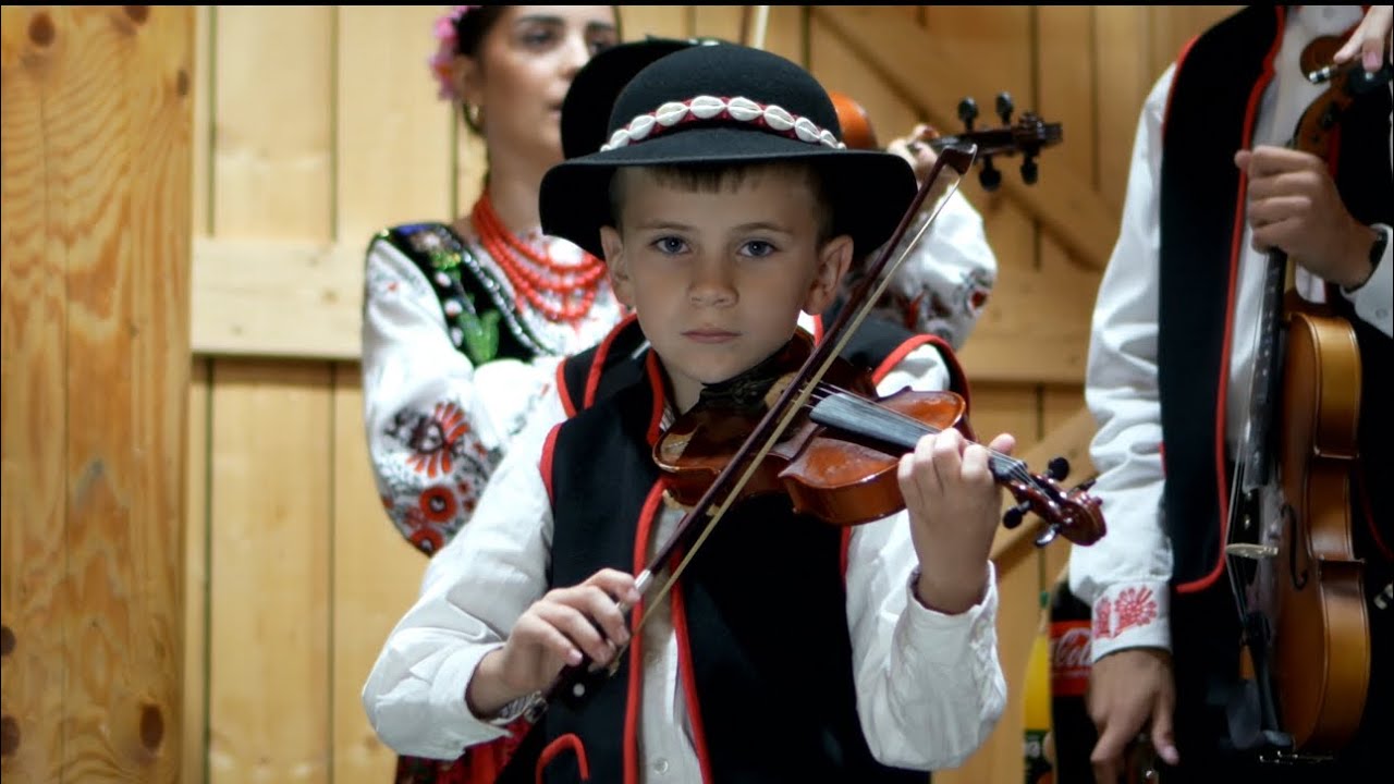 Świeć Miesiączku- Głos Beskidu z gościnnym udziałem Kapeli Cacani