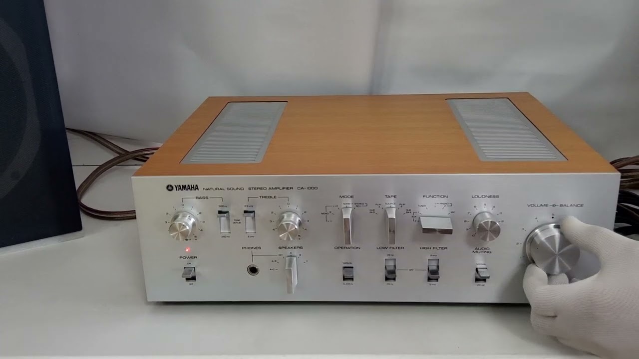 Демонстрация работы усилителя Yamaha CA-1000 после полного обслуживания.