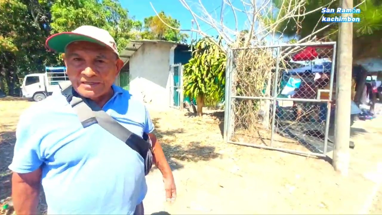 Amplio parqueo nos ofrece don Francisco,  vísperas de la Romeria 