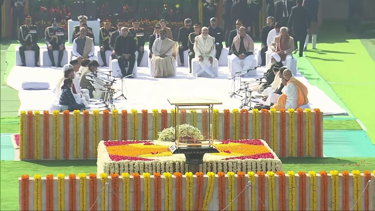 LIVE: राजघाट पर महात्मा गांधी जी की पुण्यतिथि पर श्रद्धांजलि