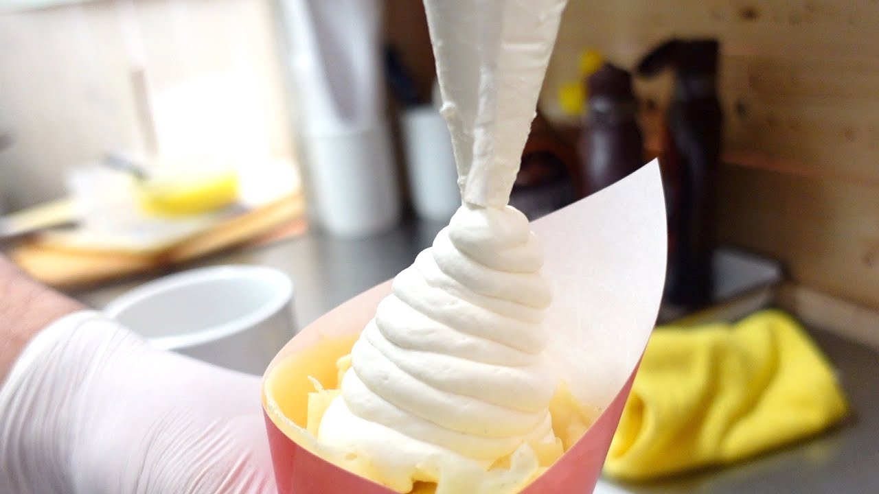 まるでブーケみたいな、とにかく生クリームが美味しいクレープ屋さん