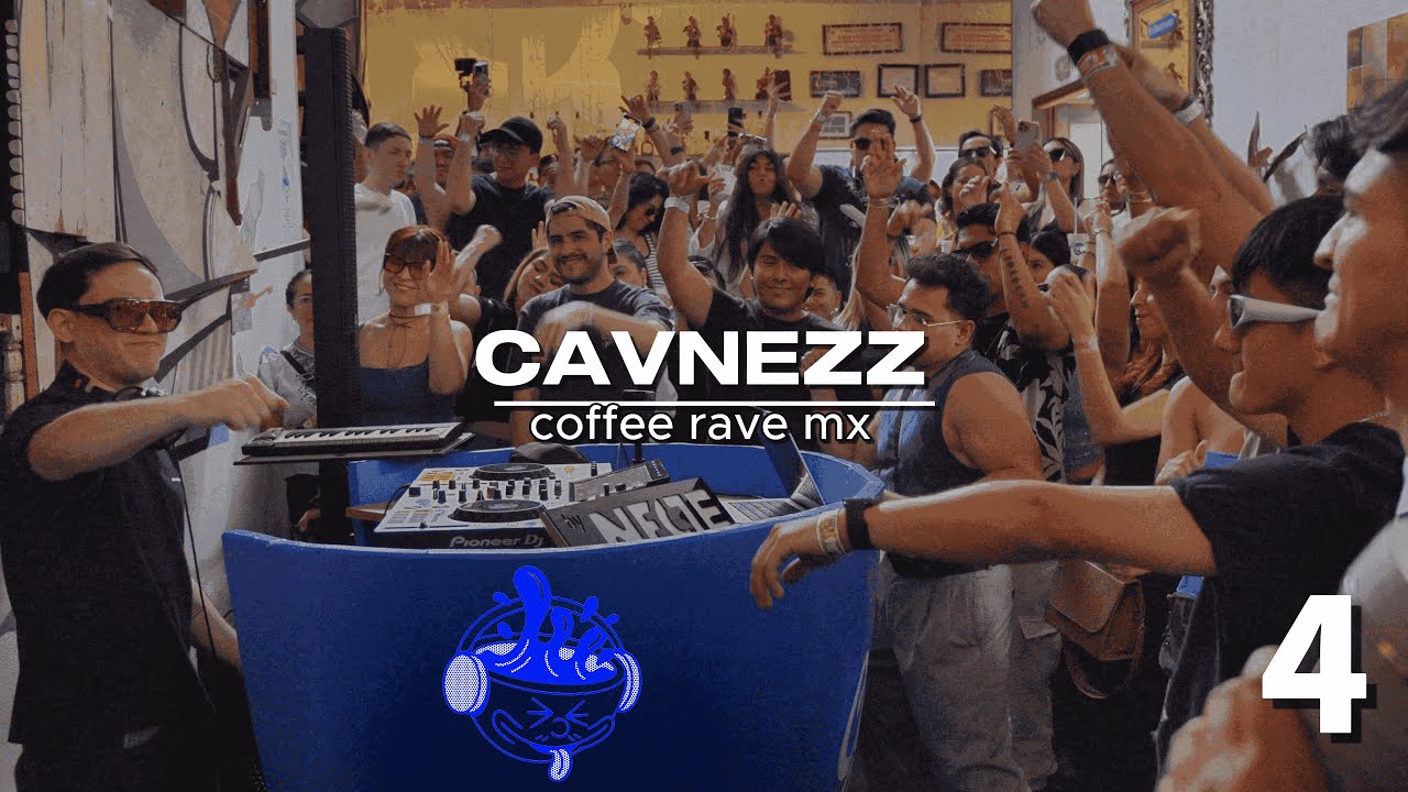 Cavnezz at Galería Coffee Shop - Coffee Rave Mx (Cavnezz, Adam Ten, Mau P, Rafael Cerato)