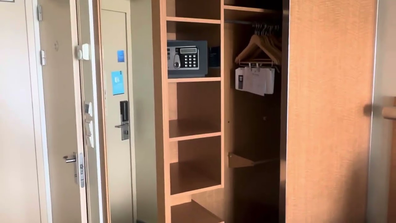 Oasis of the seas - Fort Lauderdale - deck 6 room 570 balcony cabin tour 