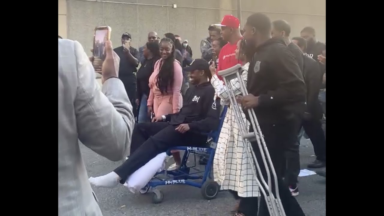 Hospital clap-out for Newark, N.J. officer shot outside apartment building