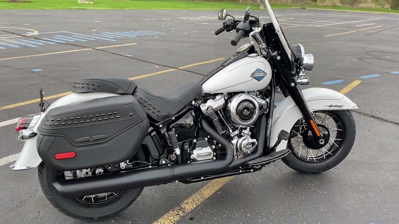 2025 HARLEY-DAVIDSON SOFTAIL HERITAGE CLASSIC IN White Onyx Pearl