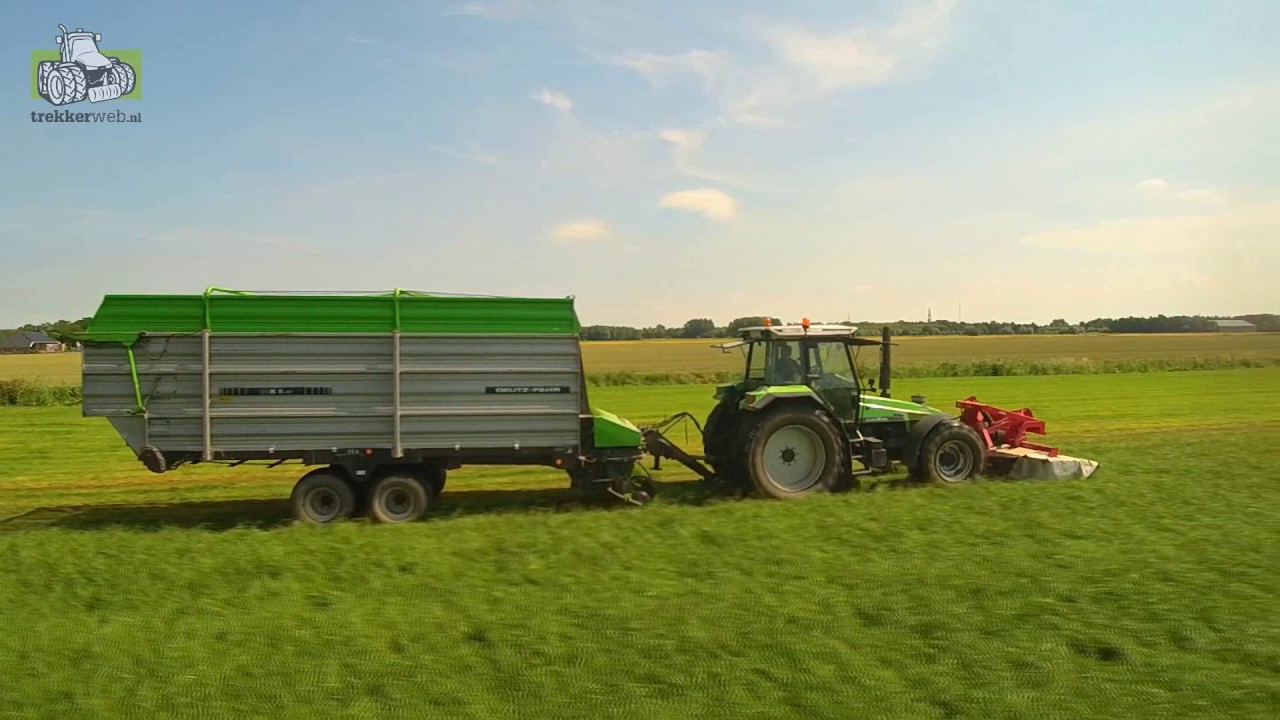 Zomerstalvoedering  Deutz-Fahr Agrostar 6.08,Lely Splendimo  Deutz Fahr K 6.47 opraapwagen