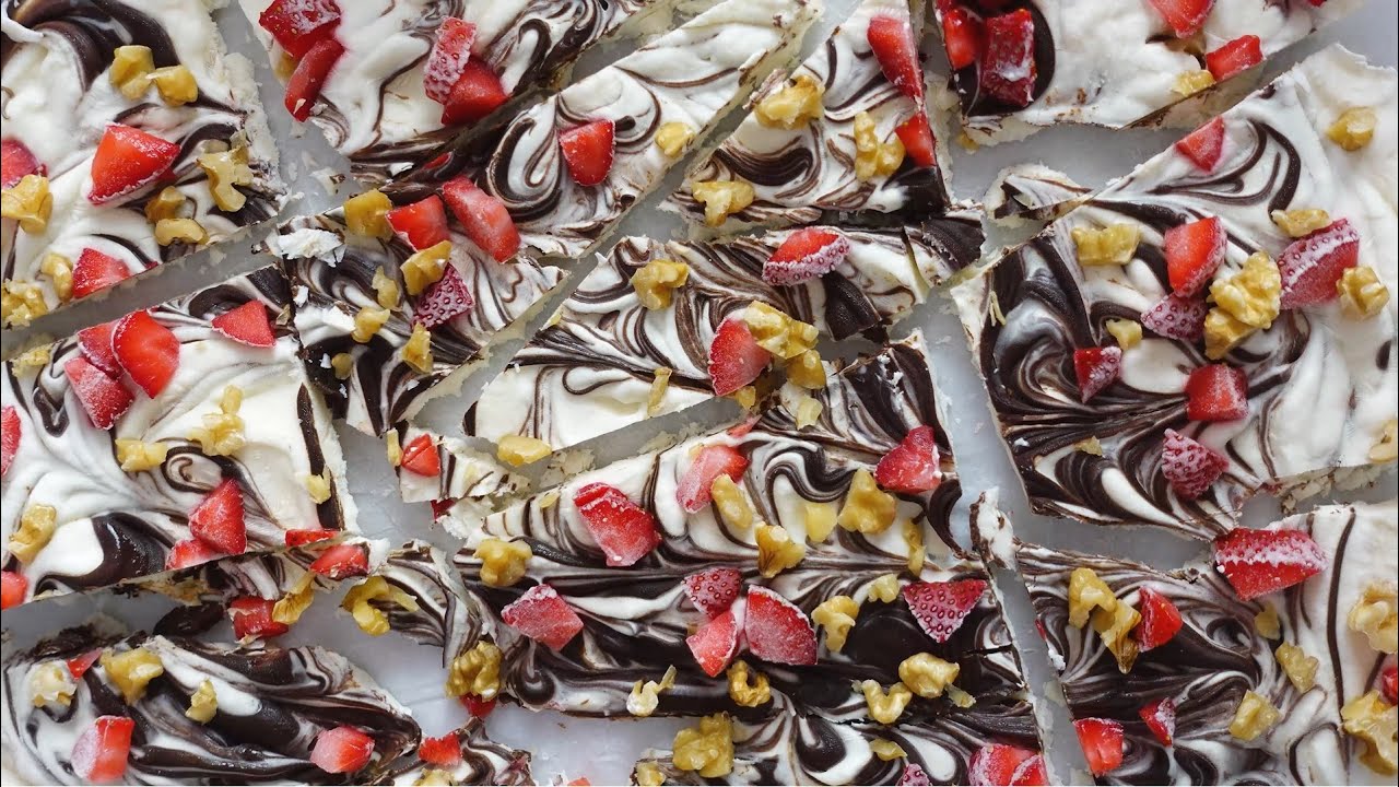 Snack de Iogurte congelado com Chocolate, Morangos e Nozes