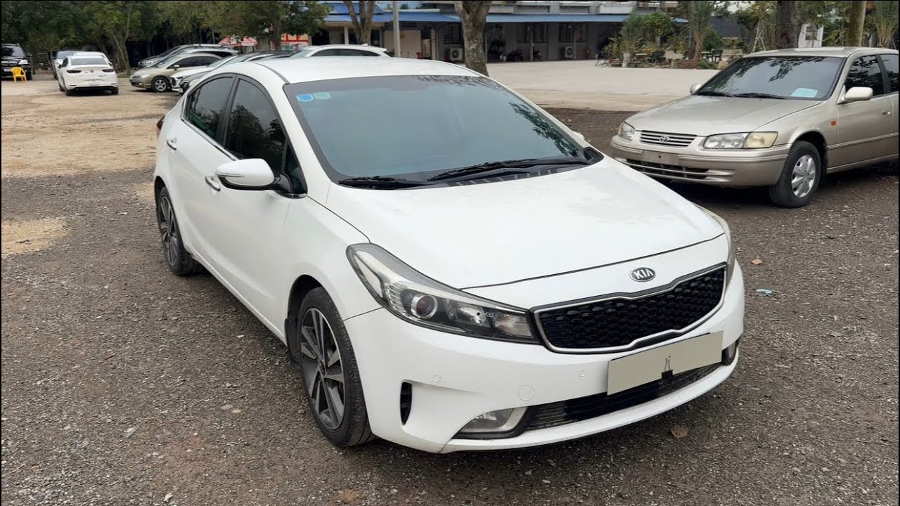CERATO 2018 thật đẹp cho ae ở 320tr. Xe 1 chủ chạy 8.8v km máy số keo chỉ Zin, lh 0966880665