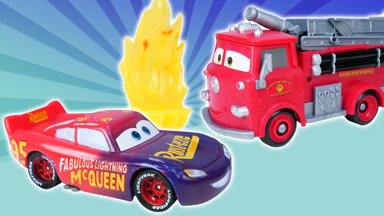 Super poteri di Saetta McQueen! Pu&ograve; cambiare il colore!  - Nuovo giocattolo! Spachettiamolo!