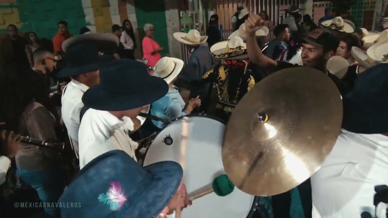 Banda Juvenil del Peñon de los Baños - Popurri de Chinelos