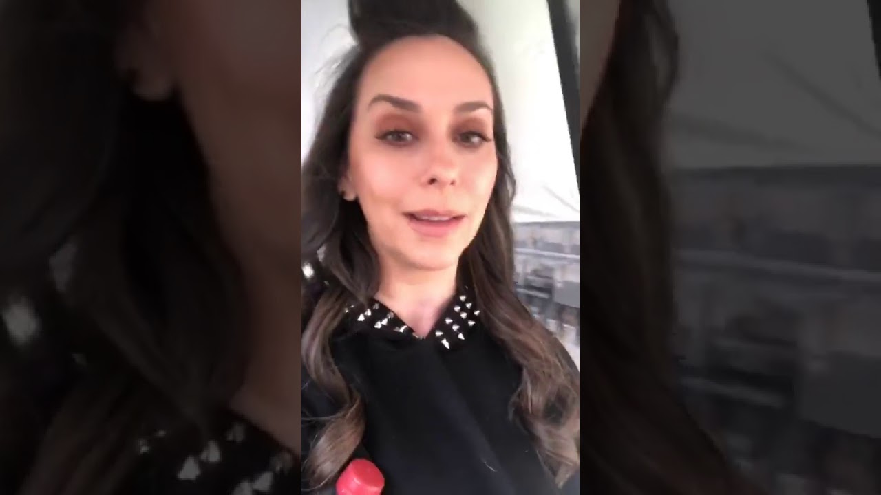 Jennifer Love Hewitt's Instagram Video Recording 20/11/2019