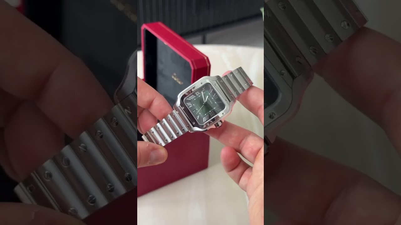 @watchauren flexing this bold Green Cartier Santos 💚