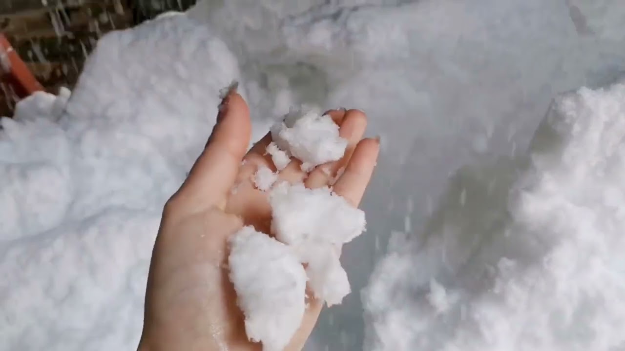 Focusun Snow Falling Machine for creating artificial snow falling scene.