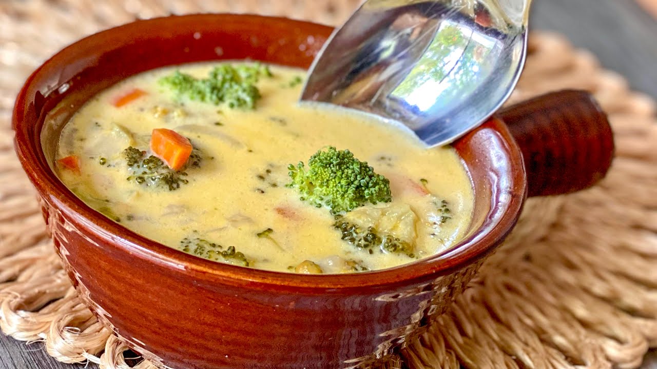 Удивительный рецепт. Суп с брокколи и чеддером - это быстро и легко.