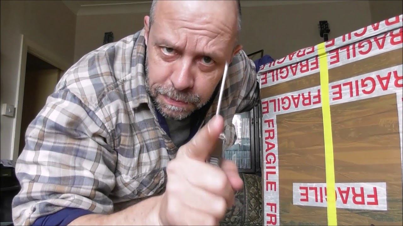 Unboxing a 35 year old Westone Spectrum ST. Or how not to pack a guitar.i'm knackered!