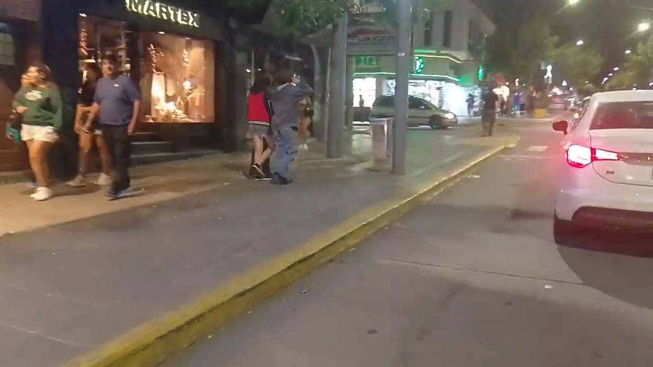 PASEÓ POR LA AVENIDA EDÉN CON EVA BARRERA Y CLAUDIO LOPEZ VERANO 2026