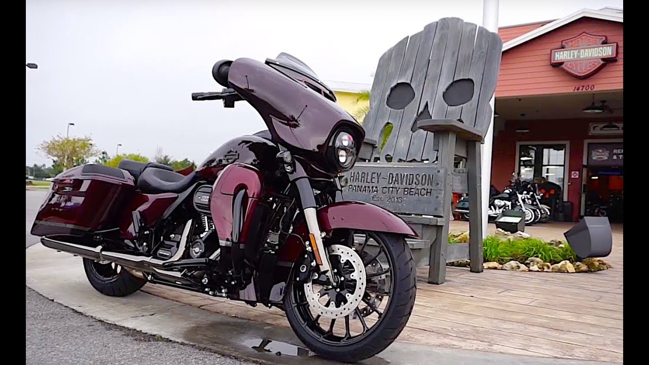 2019 HARLEY-DAVIDSON CVO STREET GLIDE | BLACK FORREST & WINEBERRY