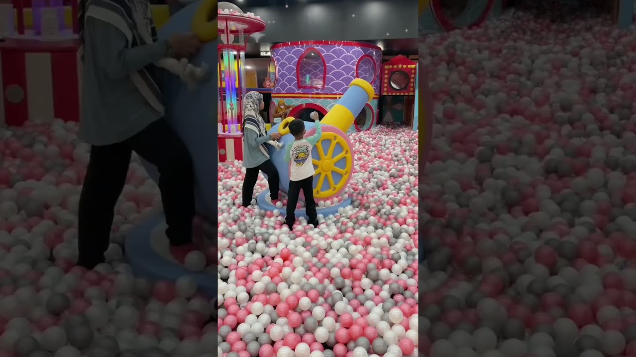Playground di Design Village Mall