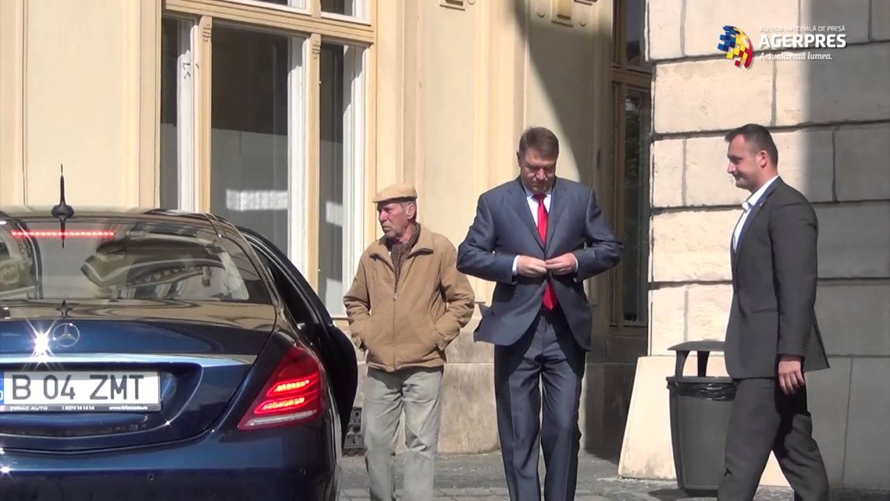 Președintele Klaus Iohannis și soția, la slujba de Rusalii