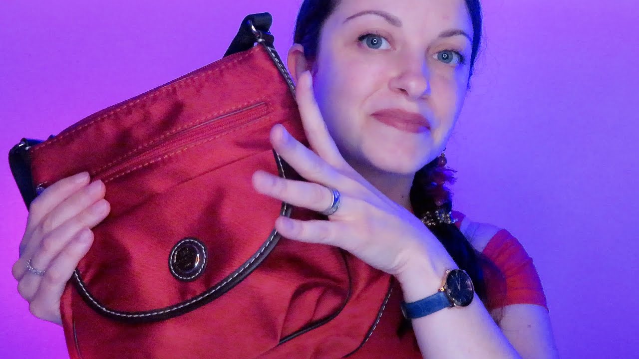 WHAT'S IN MY BAG 🎒 ASMR ITA