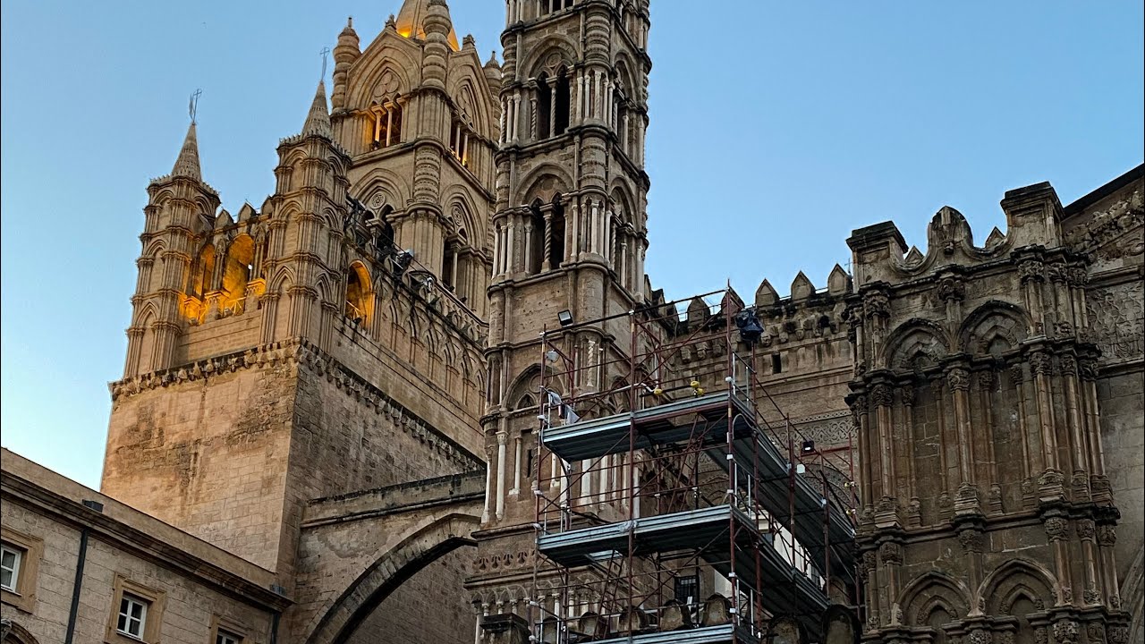Student life in Italy || Palermo walk around ||