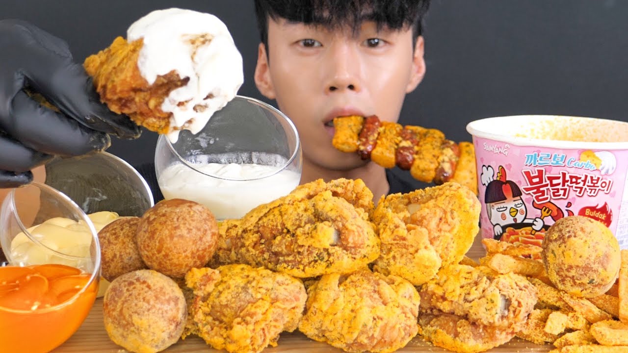 BHC 뿌링클 - 뿌링닭다리 치킨 뿌링치즈볼 뿌링소떡 뿌링감자 뿌링뿌링소스 뿌뿌뿌뿌뿌 리얼사운드 먹방 chicken Mukbang eating show