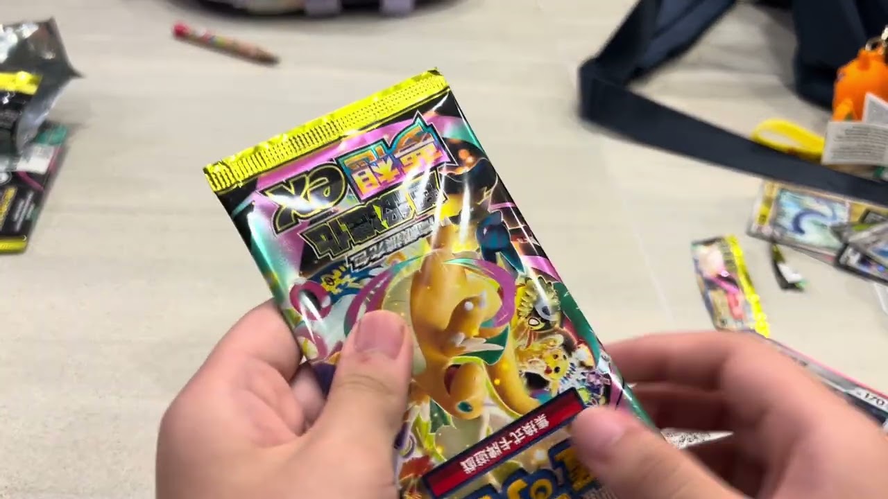 我開了五包卡包 有很多超級寶可夢！