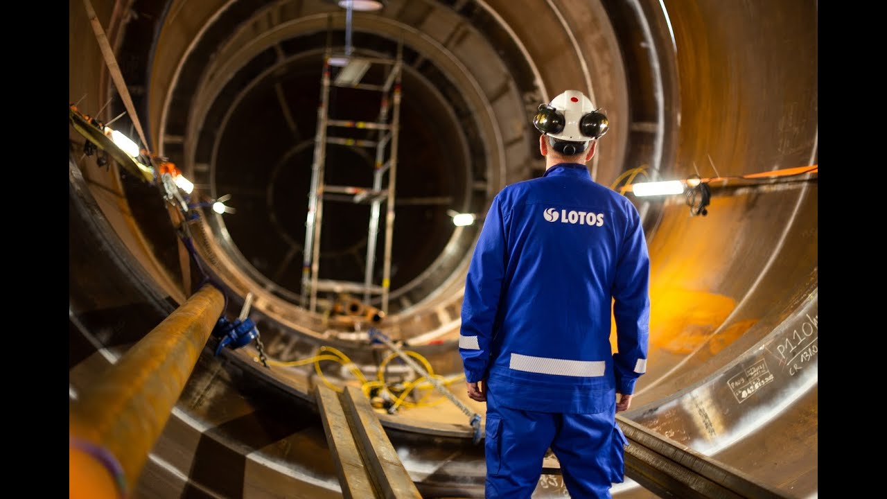 Potężne zbiorniki LPG dotarły do rafinerii w Gdańsku