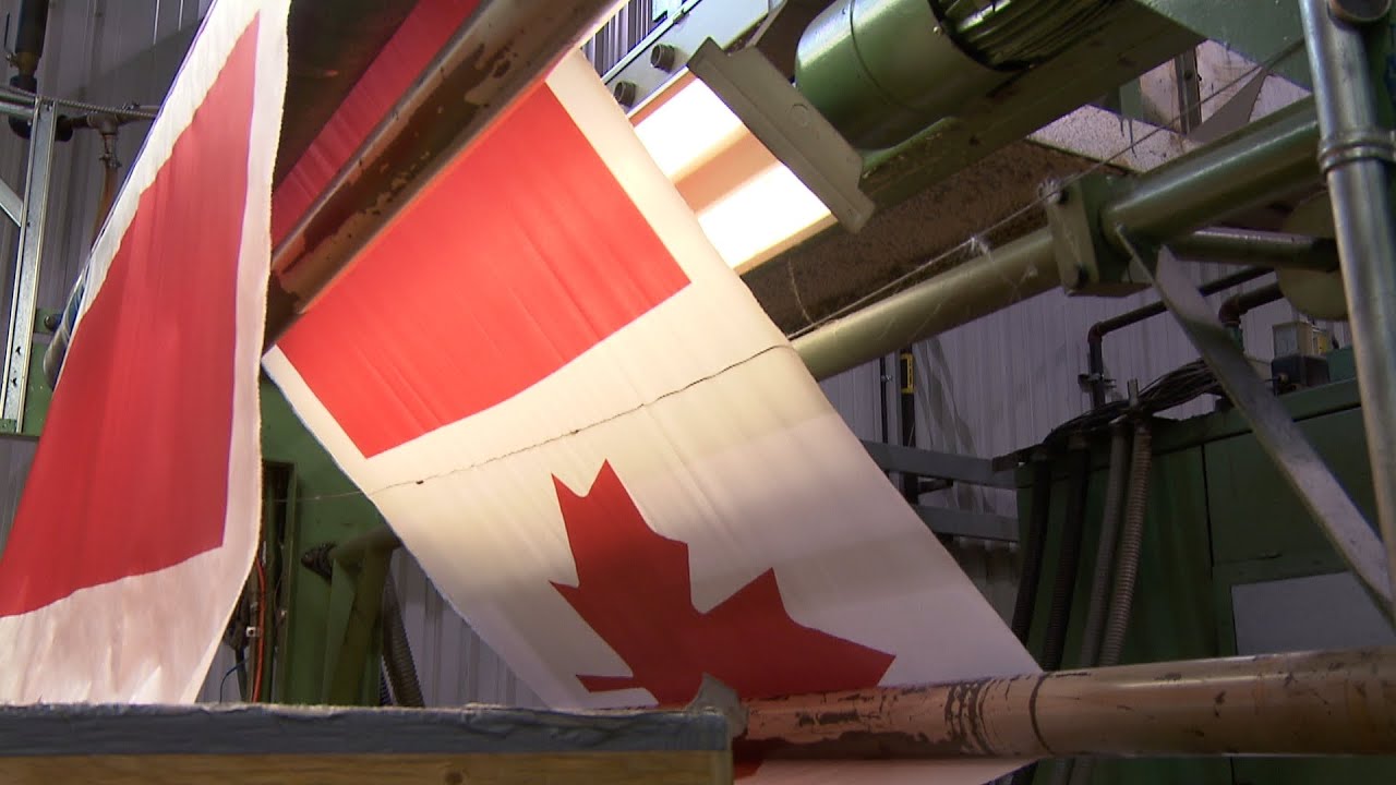 Des drapeaux fabriqués à Québec